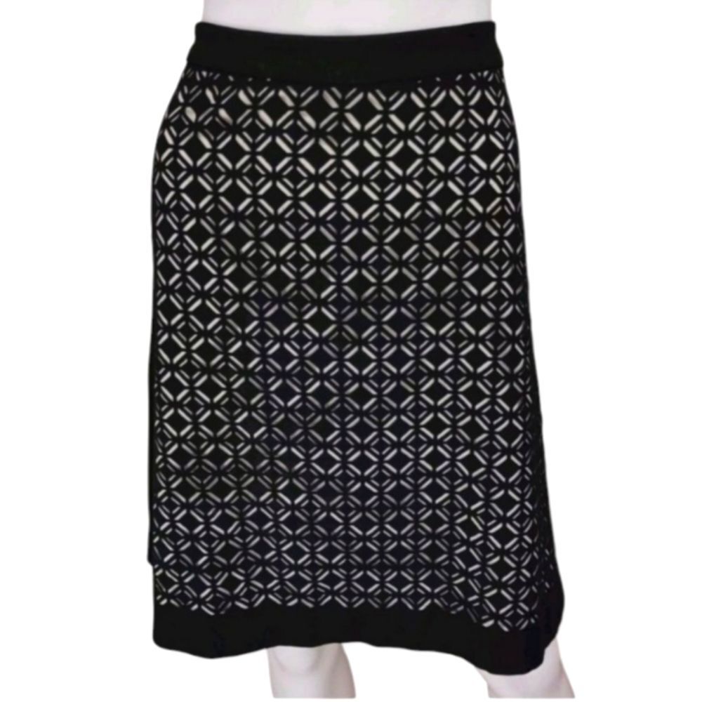 White House Black Market Black Geometric Black & Cream  A-Line Skirt SZ 6